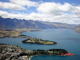 QUEENSTOWN FROM THE GONDOLA